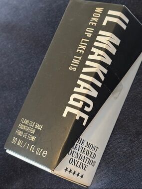 IL MAKIAGE Flawless Base Foundation
Brand new